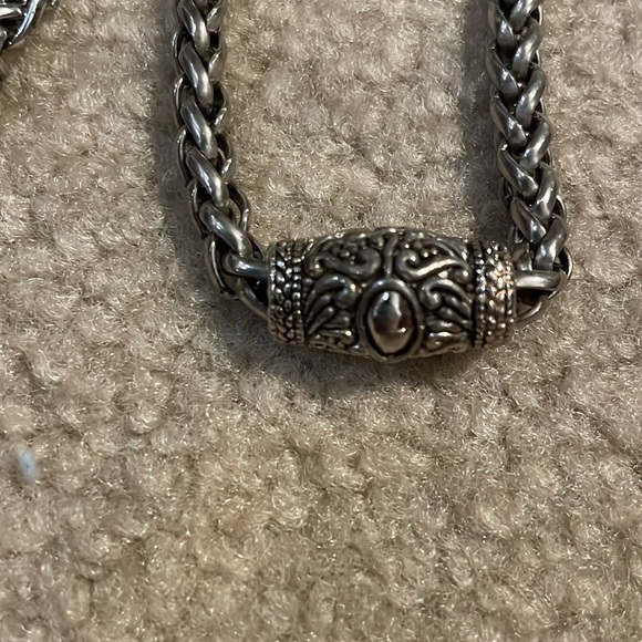 Bracelets - Picture 2 of 6